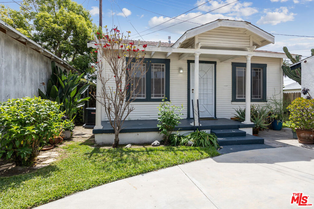 1712 1/2 W 39th Street - Photo 0