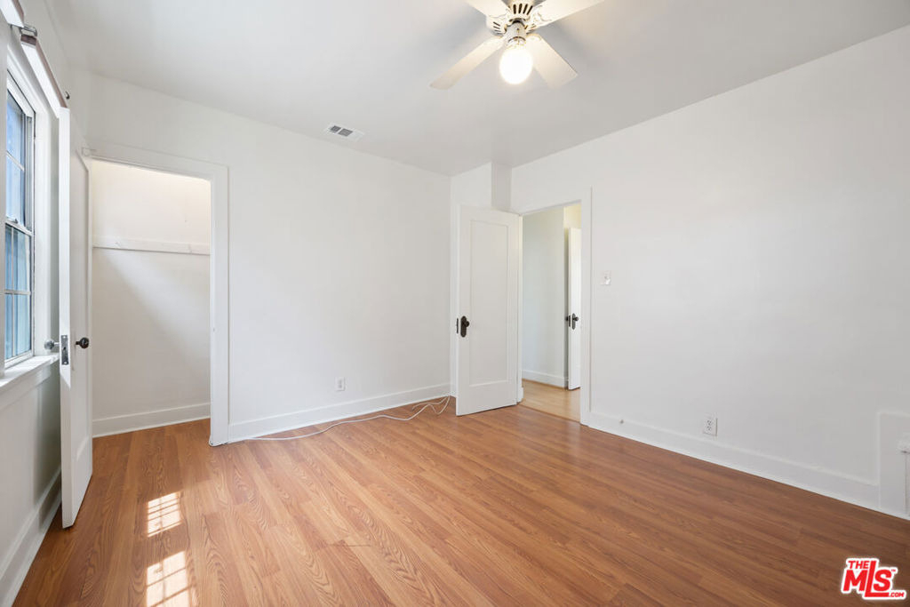 1712 1/2 W 39th Street - Photo 8