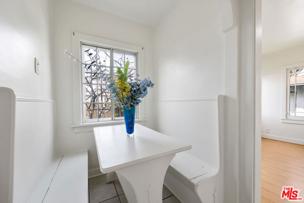 1712 1/2 W 39th Street - Photo 6