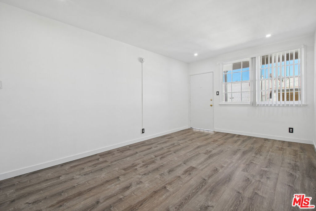 4010 Los Feliz Boulevard - Photo 2