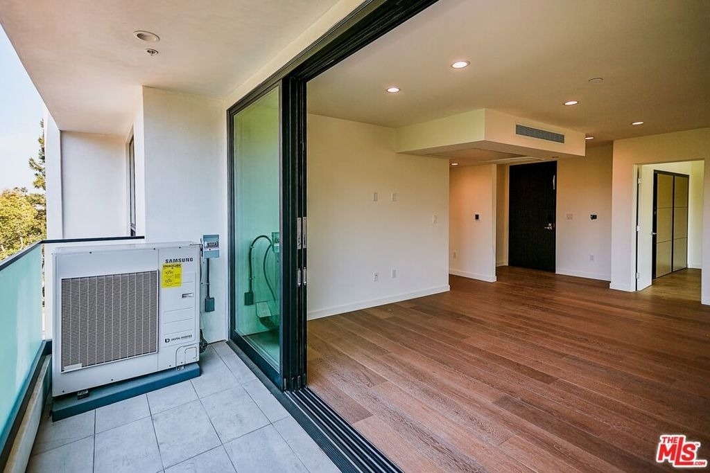 328 N Maple Drive - Photo 9