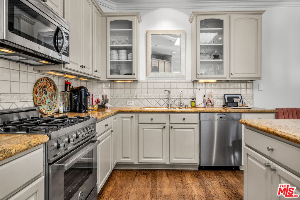 934 Hilldale Avenue - Photo 7