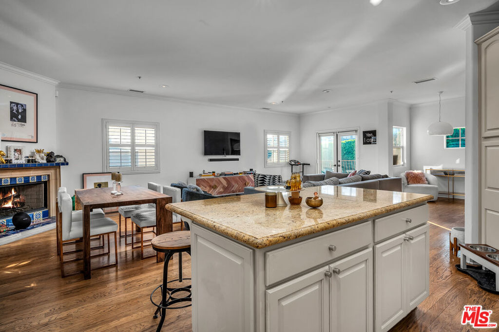 934 Hilldale Avenue - Photo 10