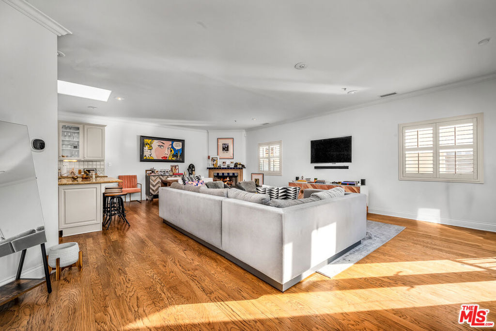 934 Hilldale Avenue - Photo 5