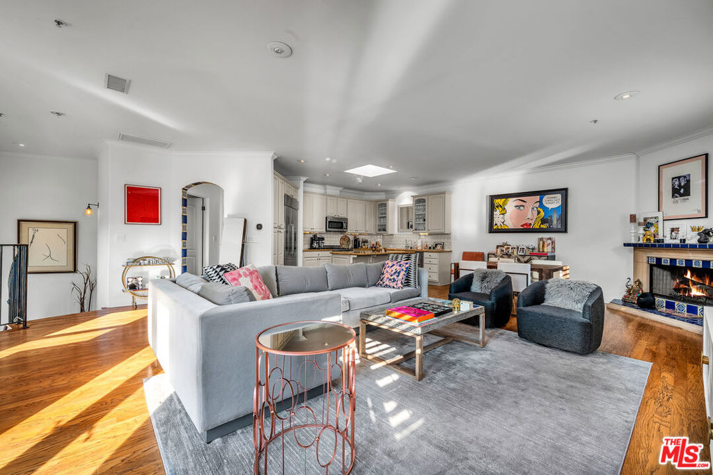 934 Hilldale Avenue - Photo 3