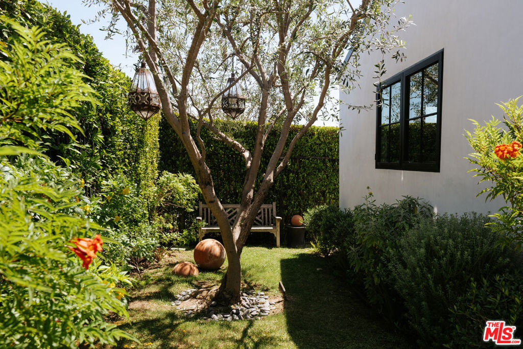 221 Tranquillo Road - Photo 2