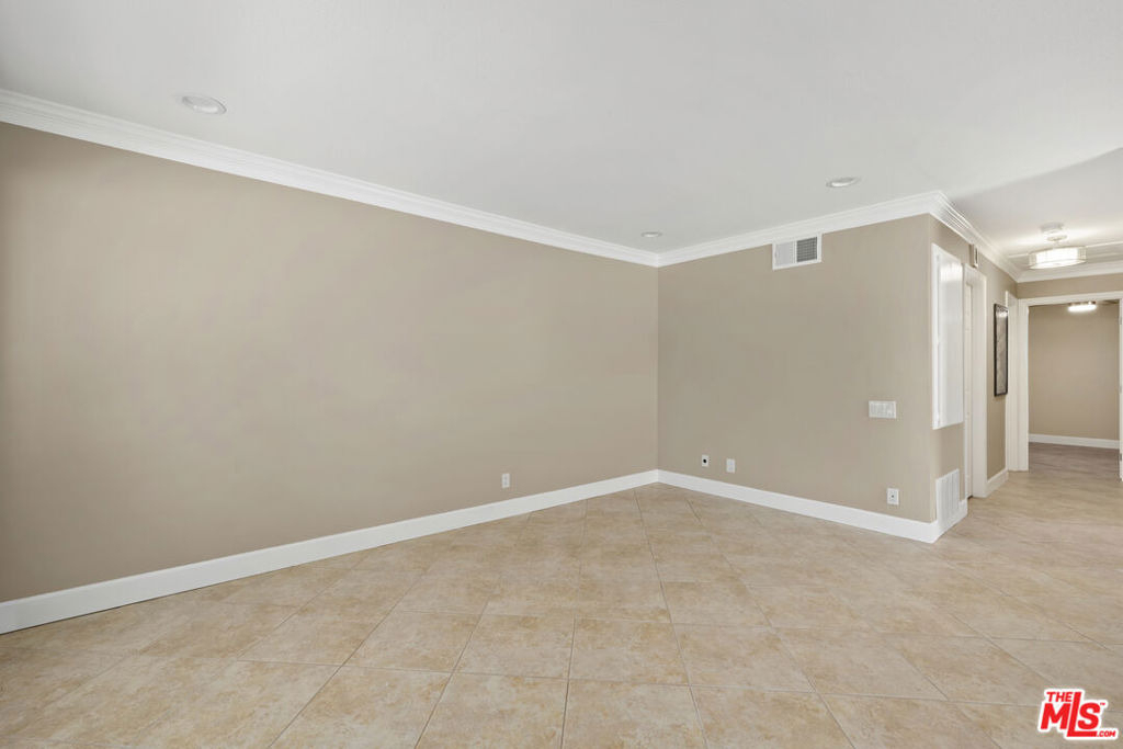 1685 E Avenida De Las Flores - Photo 13