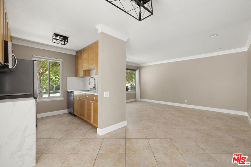 1685 E Avenida De Las Flores - Photo 3