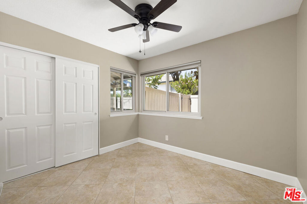 1685 E Avenida De Las Flores - Photo 11