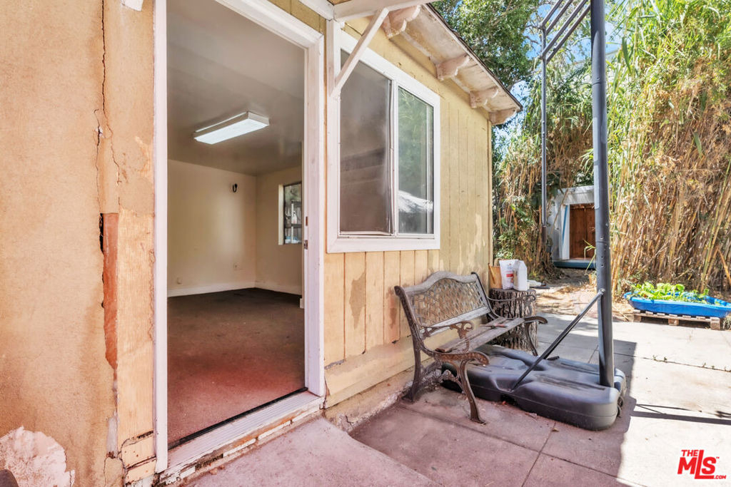 419 N. N Van Ness Avenue - Photo 9