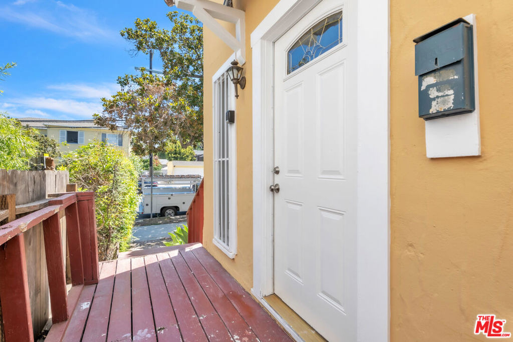 419 N. N Van Ness Avenue - Photo 7