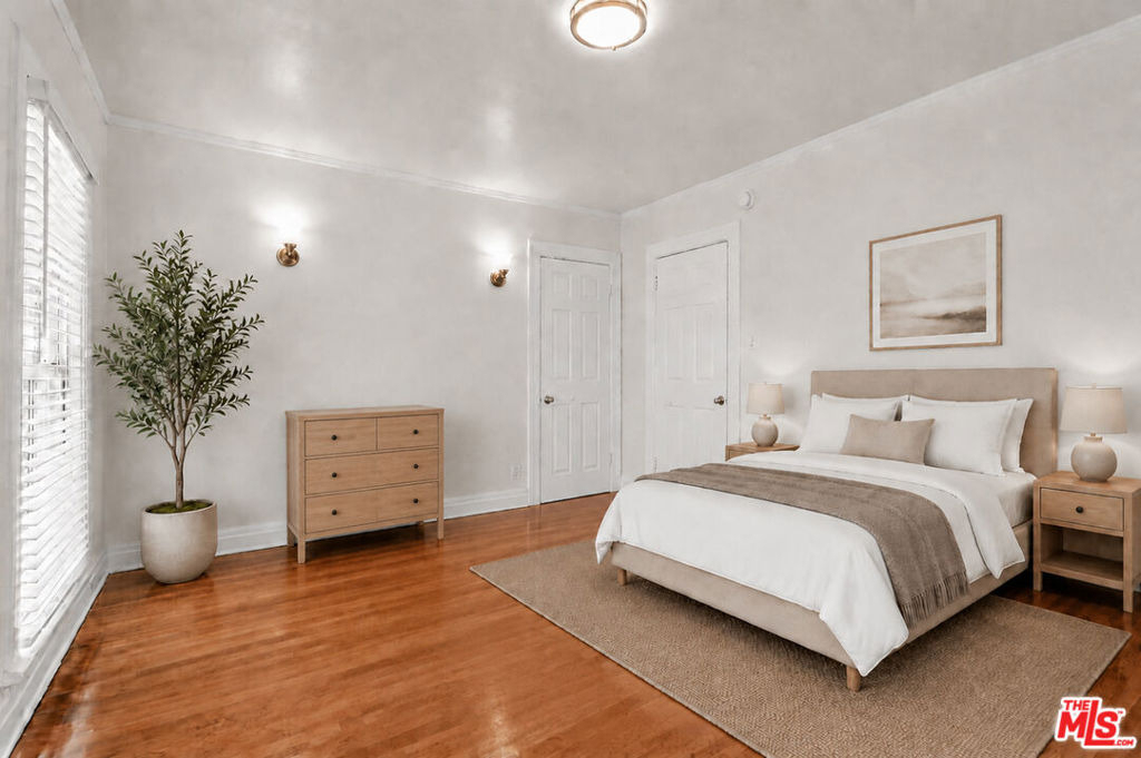 419 N. N Van Ness Avenue - Photo 2