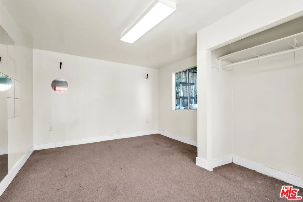 419 N. N Van Ness Avenue - Photo 10