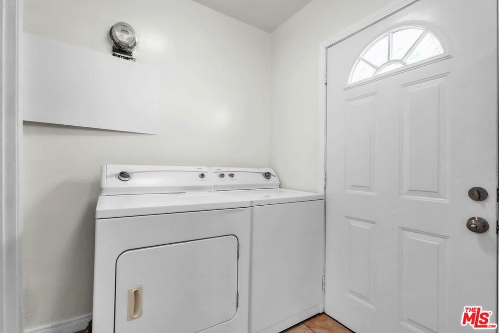 419 N. N Van Ness Avenue - Photo 11