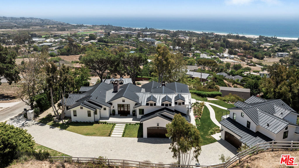 5561 Horizon Drive - Photo 4