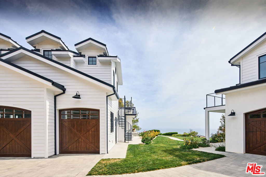 5561 Horizon Drive - Photo 32