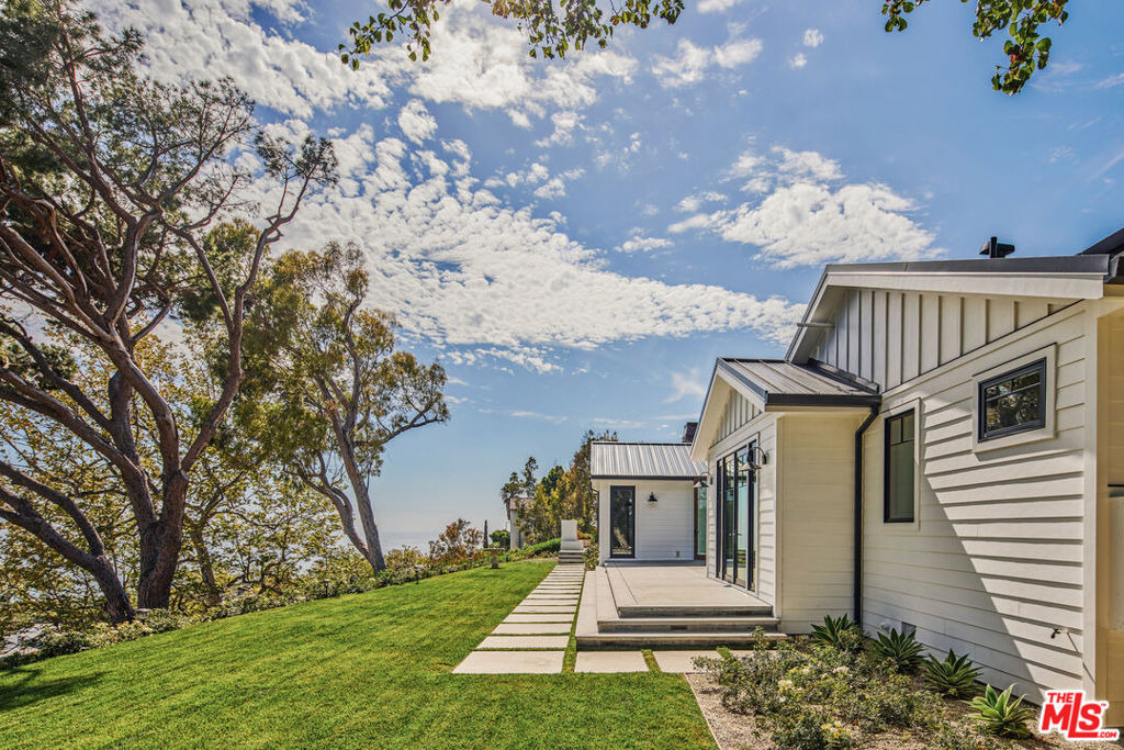 5561 Horizon Drive - Photo 7