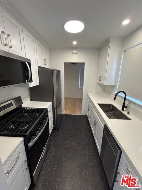 10574 Ayres Avenue - Photo 3