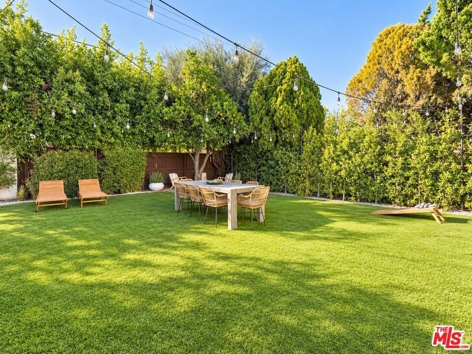 409 N Kilkea Drive - Photo 22