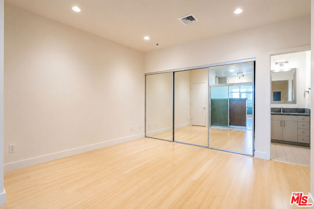 3810 Wilshire Boulevard - Photo 7