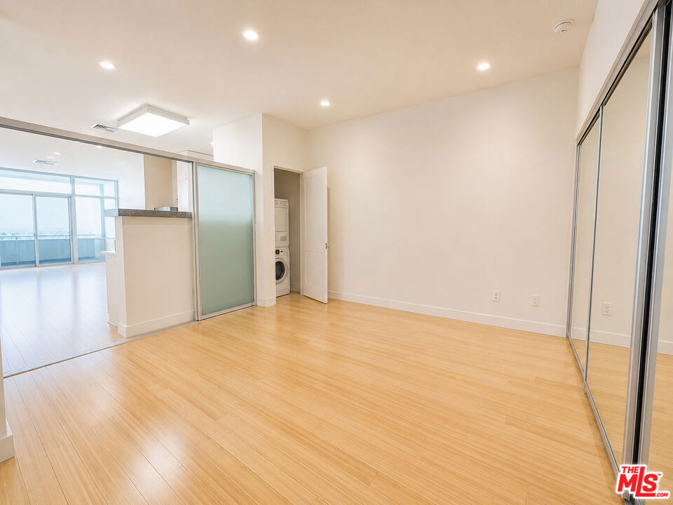 3810 Wilshire Boulevard - Photo 8