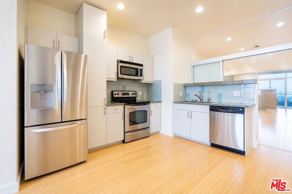 3810 Wilshire Boulevard - Photo 3