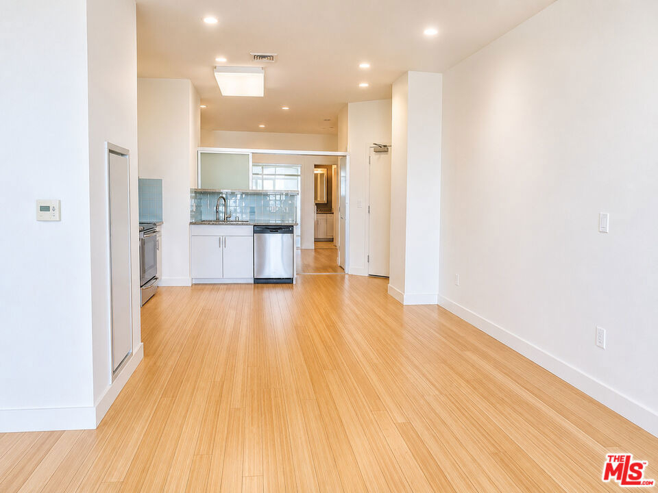 3810 Wilshire Boulevard - Photo 4