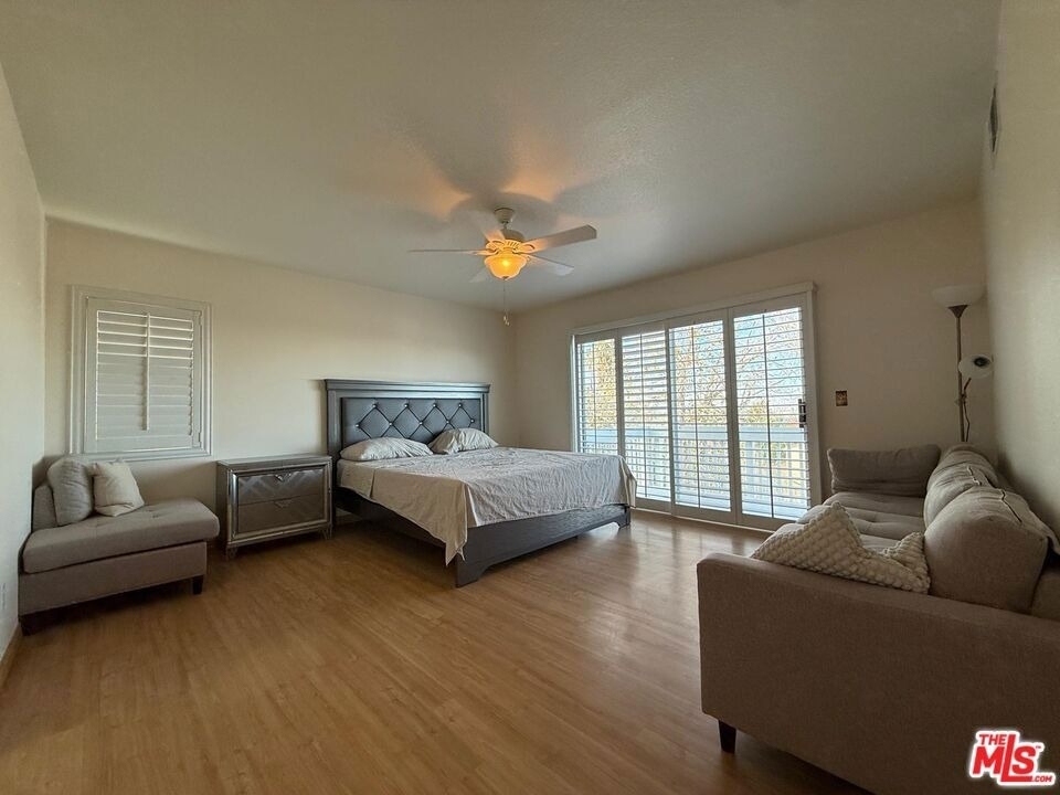 719 W Avenue Q10 - Photo 20