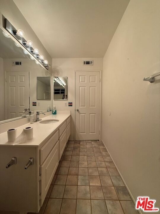 719 W Avenue Q10 - Photo 18