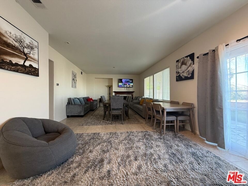 719 W Avenue Q10 - Photo 7
