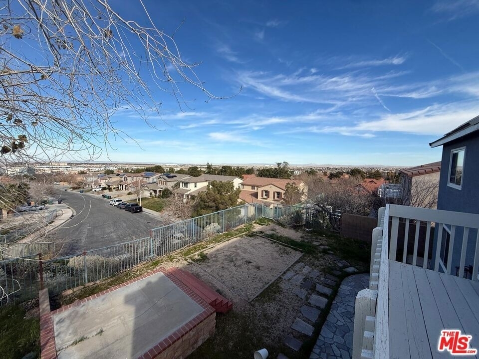 719 W Avenue Q10 - Photo 30