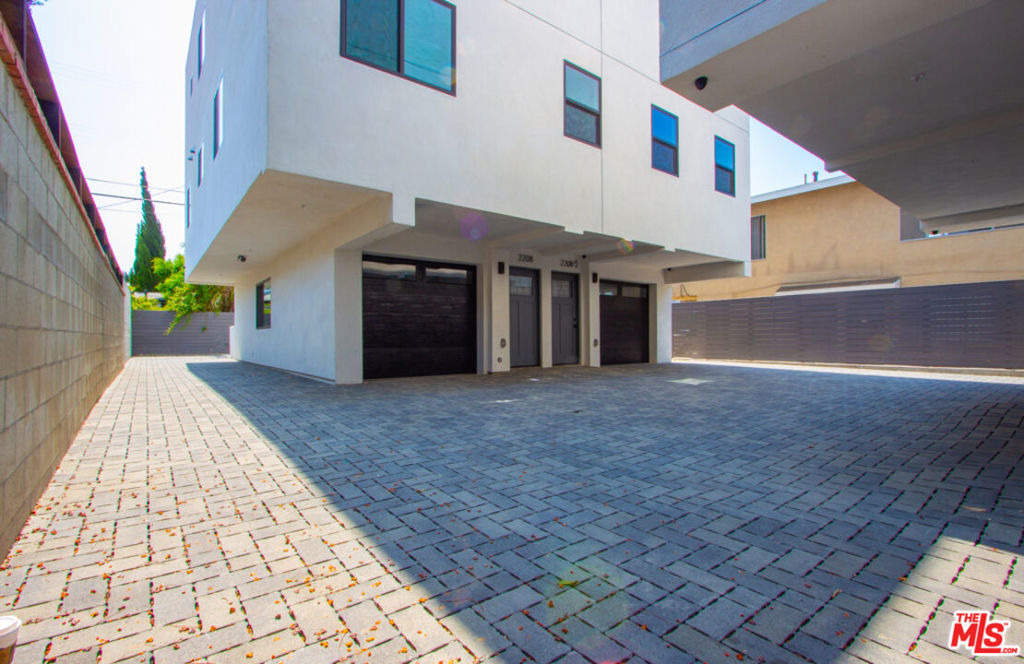 2206 Hauser Boulevard - Photo 4