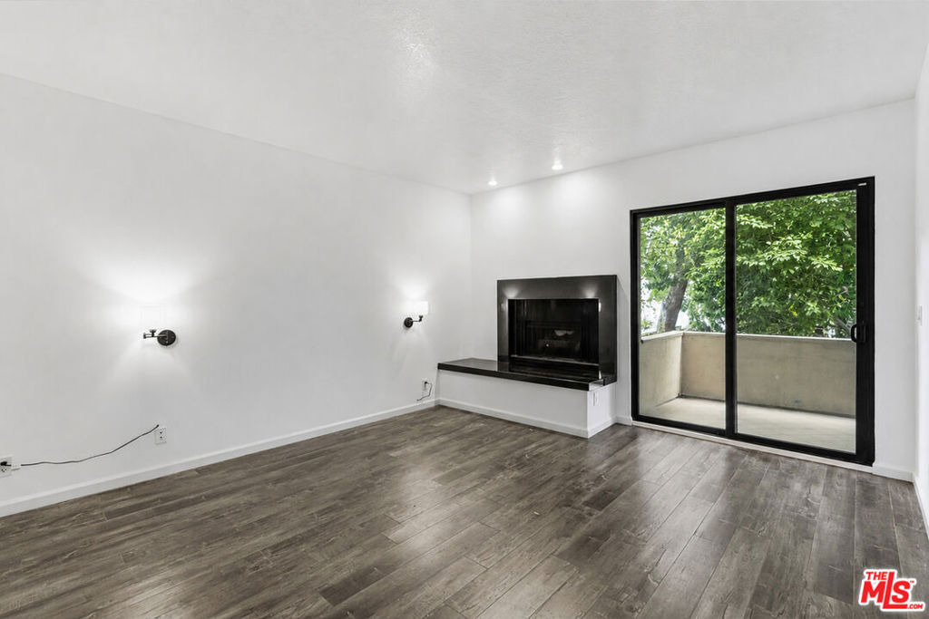 500 S Barrington Avenue - Photo 14