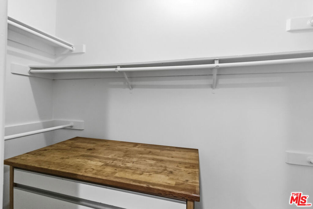 500 S Barrington Avenue - Photo 26