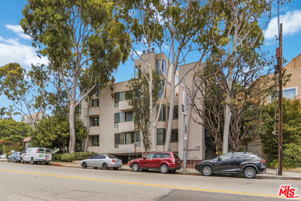 500 S Barrington Avenue - Photo 32