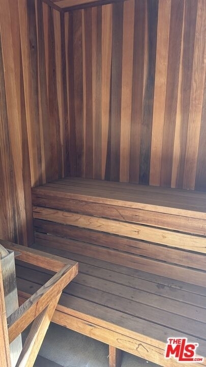 500 S Barrington Avenue - Photo 29