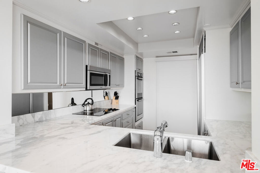 850 E Ocean Boulevard - Photo 6