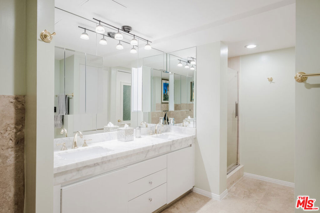 850 E Ocean Boulevard - Photo 11