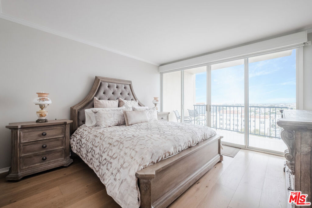 850 E Ocean Boulevard - Photo 9