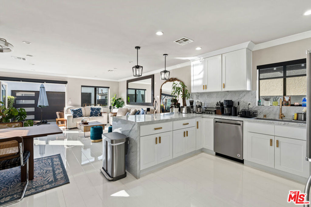 801 Howard Street - Photo 4