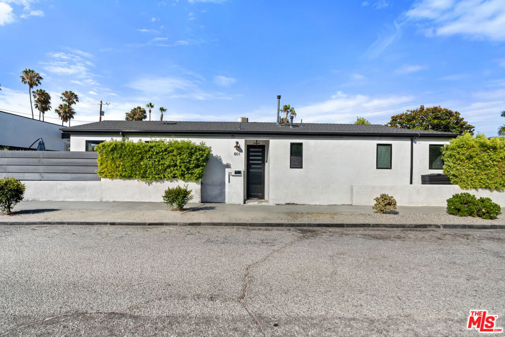 801 Howard Street - Photo 1
