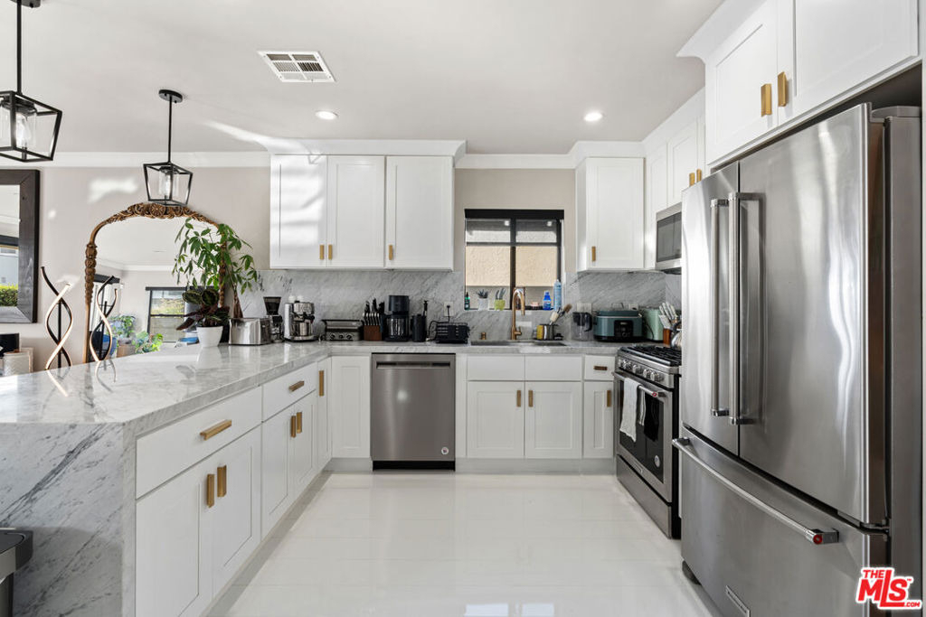 801 Howard Street - Photo 6