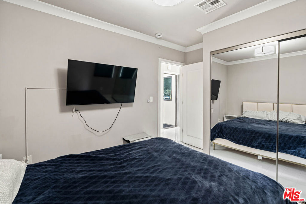 801 Howard Street - Photo 3