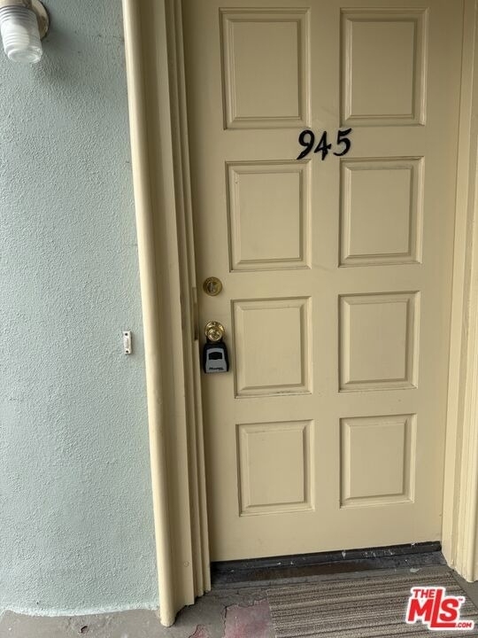 937 S Bedford Street - Photo 1