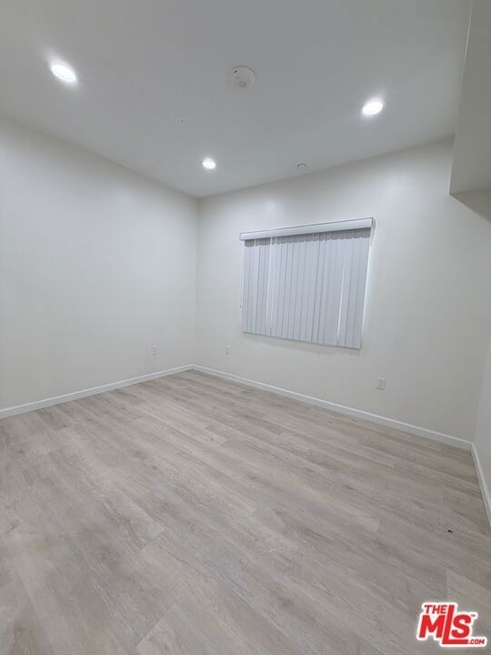 1409 N Hobart Boulevard - Photo 12