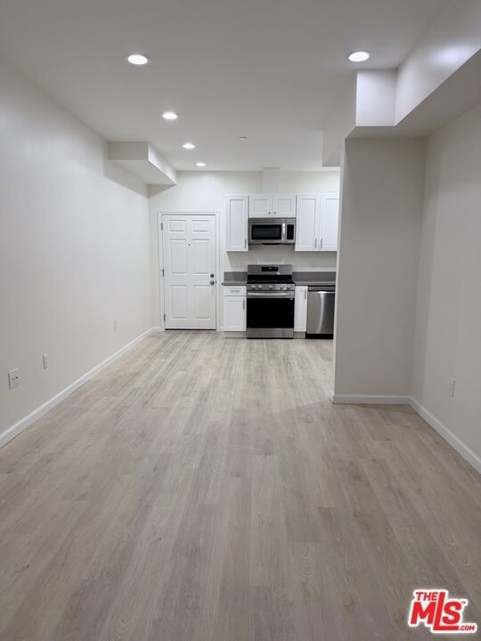 1409 N Hobart Boulevard - Photo 5