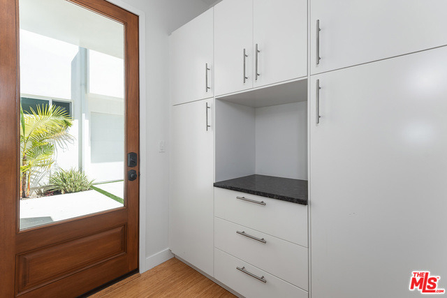 7447 W 81st Street - Photo 7