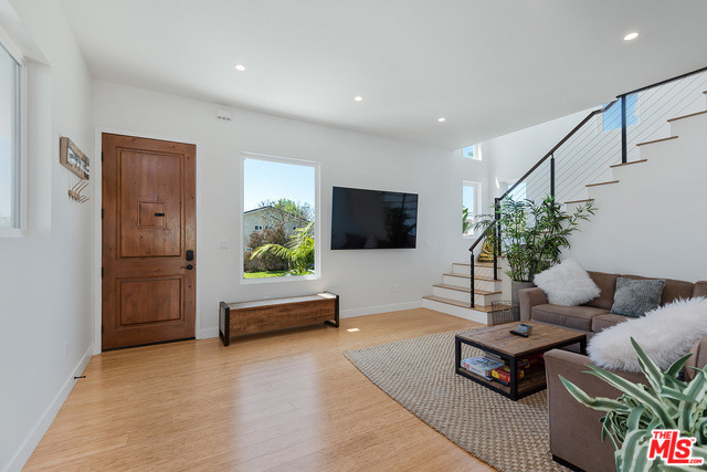 7447 W 81st Street - Photo 2