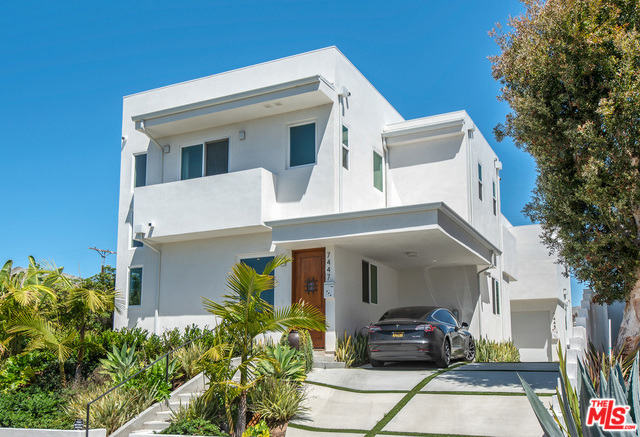 7447 W 81st Street - Photo 0