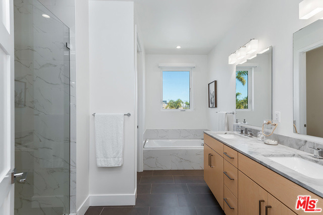 7447 W 81st Street - Photo 9